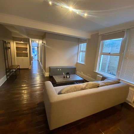 Spacious 2-Bed Apartment London Eksteriør billede